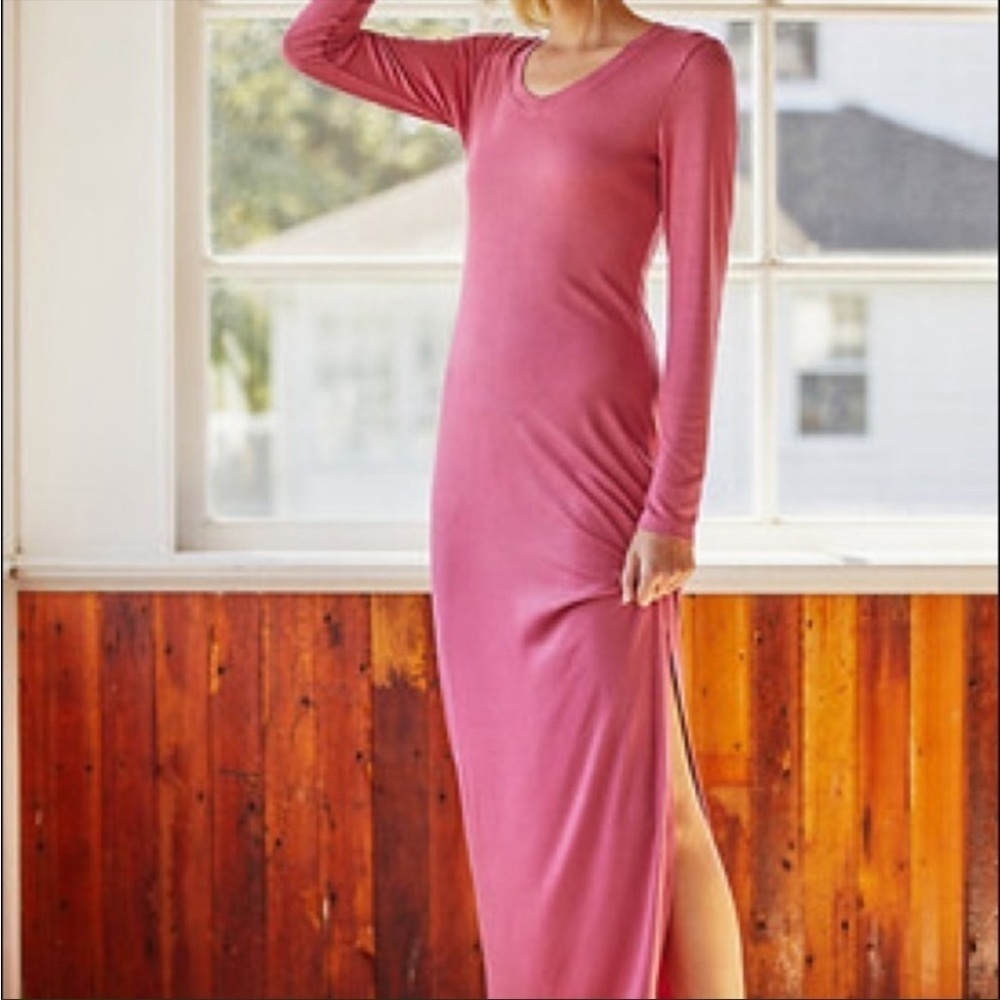 Bordeaux Ribbed V Neck Long Sleeve Lounge Dress with‎ Slit in Pink Size Medium